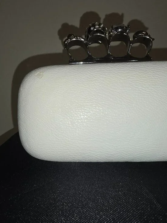 2000s White Skull and rhinestone clutch with four-ring knuckle clasp - Picture 4 of 11